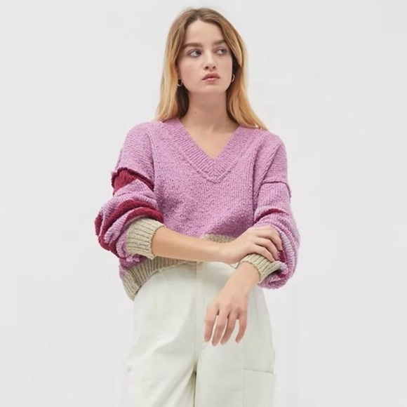 Women's Pink V-Neck Sweater - Picture 1 of 12